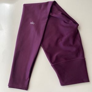 Alo Yoga “airlift high waist” legging. Size small, Full length. Great condition
